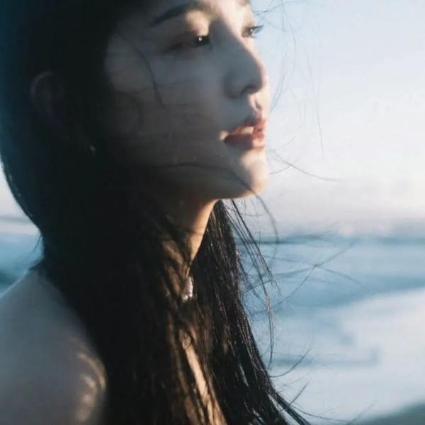 默默的我，不默默的我们